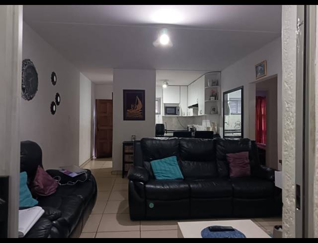 2 BEDROOM TOWNHOUSE FOR SALE IN MULBARTON